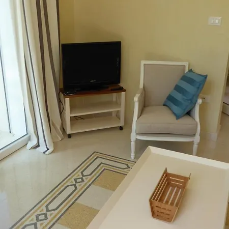 Sirgole Rosa With Pool, Galatina