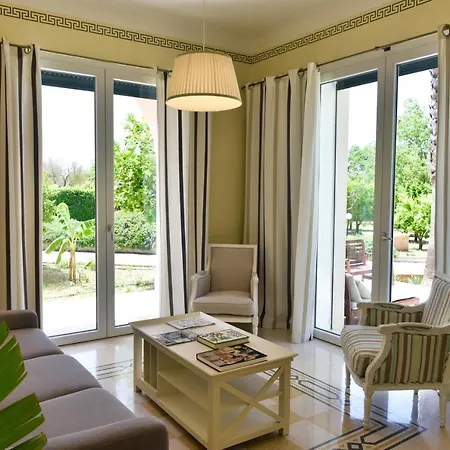 בית נופש Sirgole Rosa With Pool, Galatina קוטרופיאנו