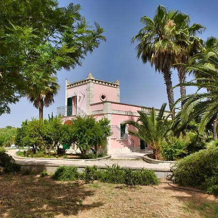 Casa de Férias Sirgole Rosa With Pool, Galatina