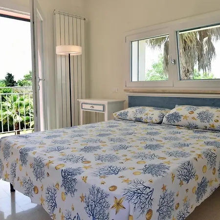 Sirgole Rosa With Pool, Galatina * קוטרופיאנו