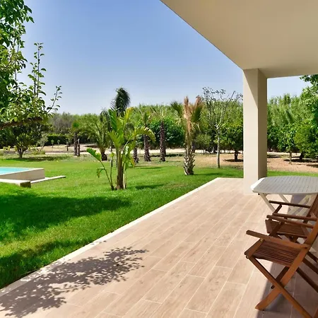 Sirgole Rosa With Pool, Galatina בית נופש